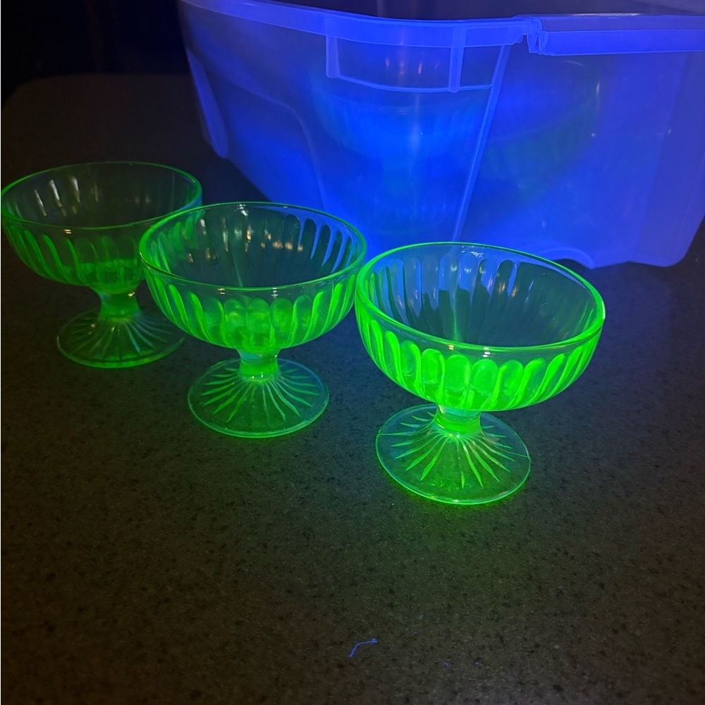 (6) URANIUM GLASS GREEN GLOW STEMMED CUPS VINTAGE GUC RARE ICE CREAM SUNDAY
